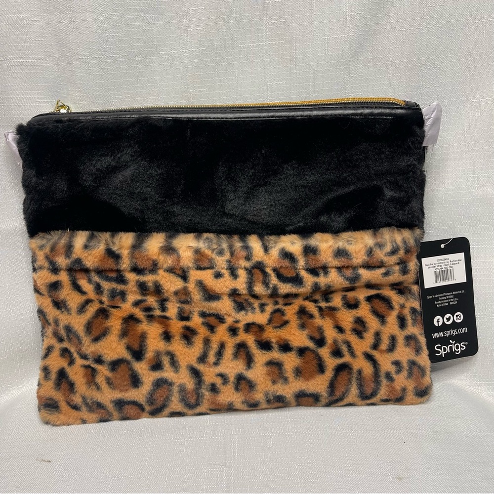 New with tags Sprigs faux fur cross body wristlet cheetah‎ purse